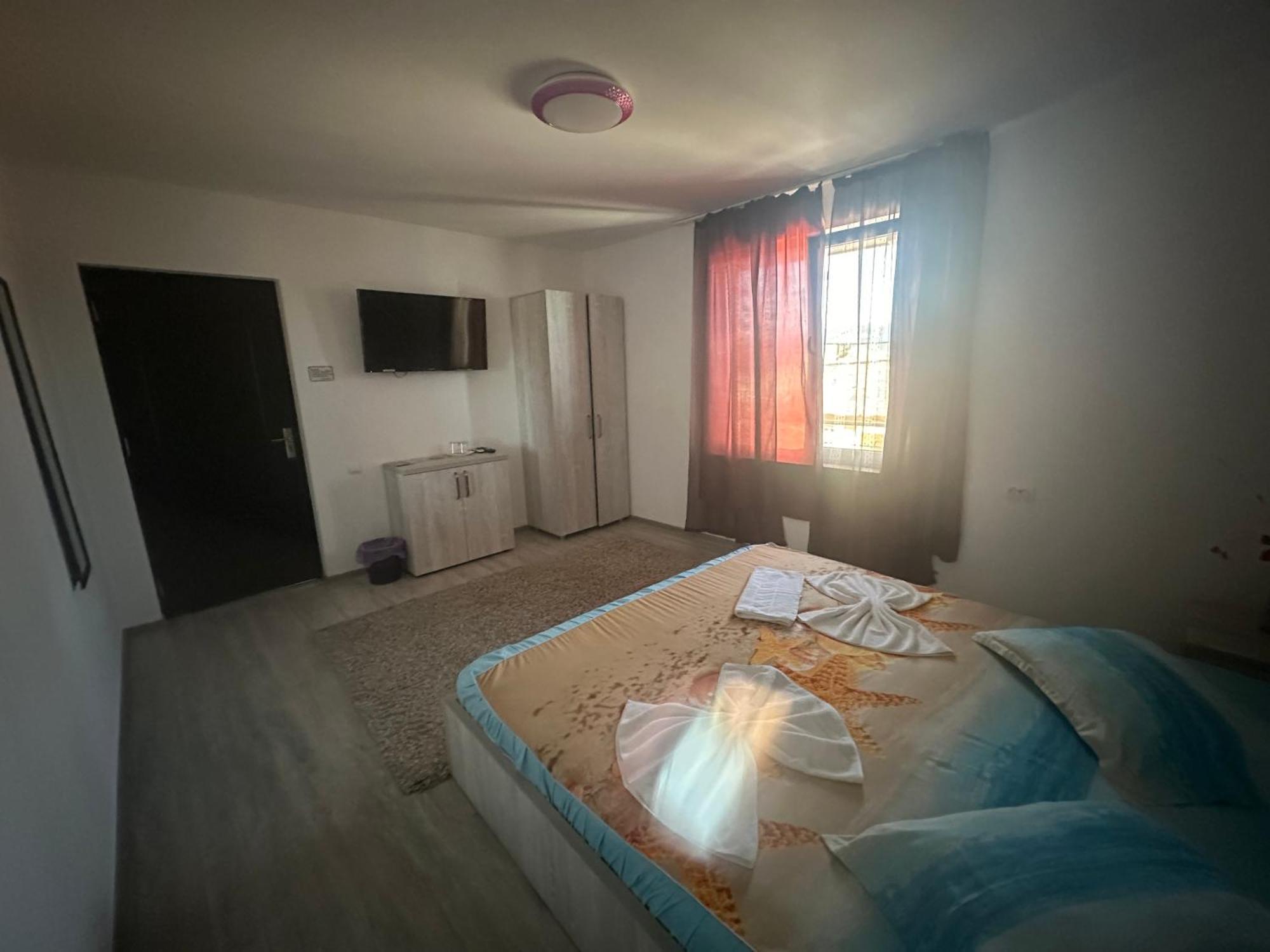 Hotel Casa Clau à Orşova Extérieur photo