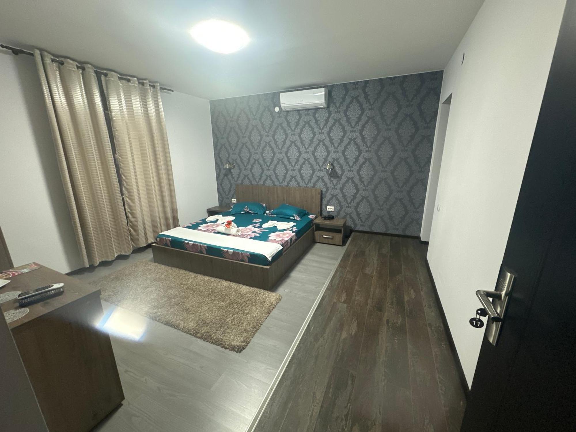 Hotel Casa Clau à Orşova Extérieur photo
