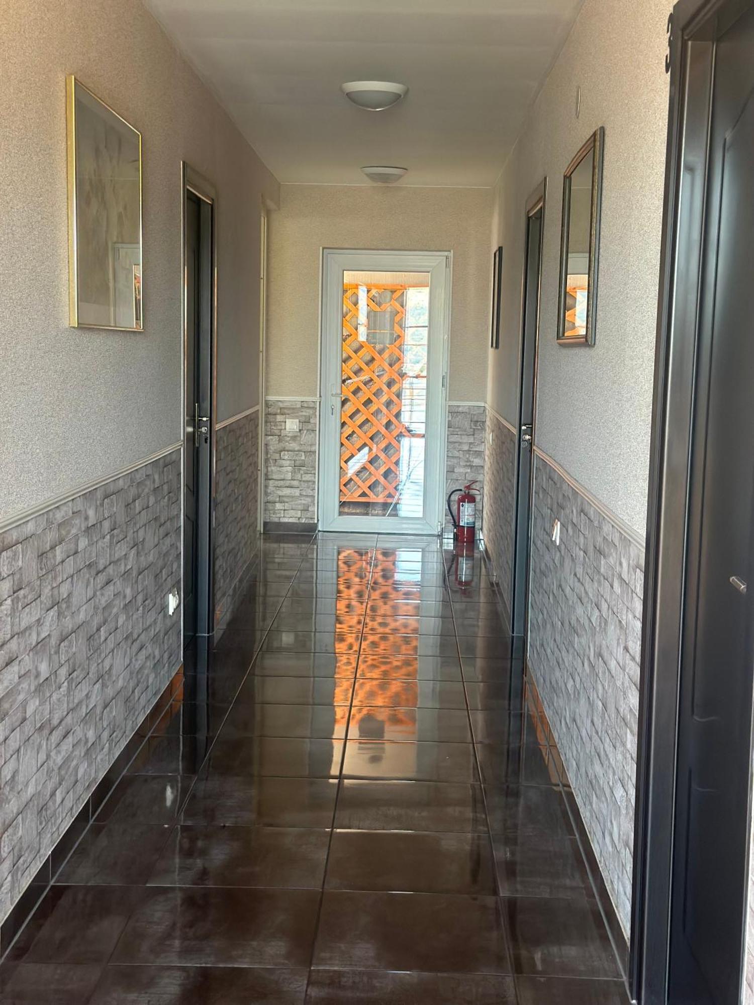 Hotel Casa Clau à Orşova Extérieur photo