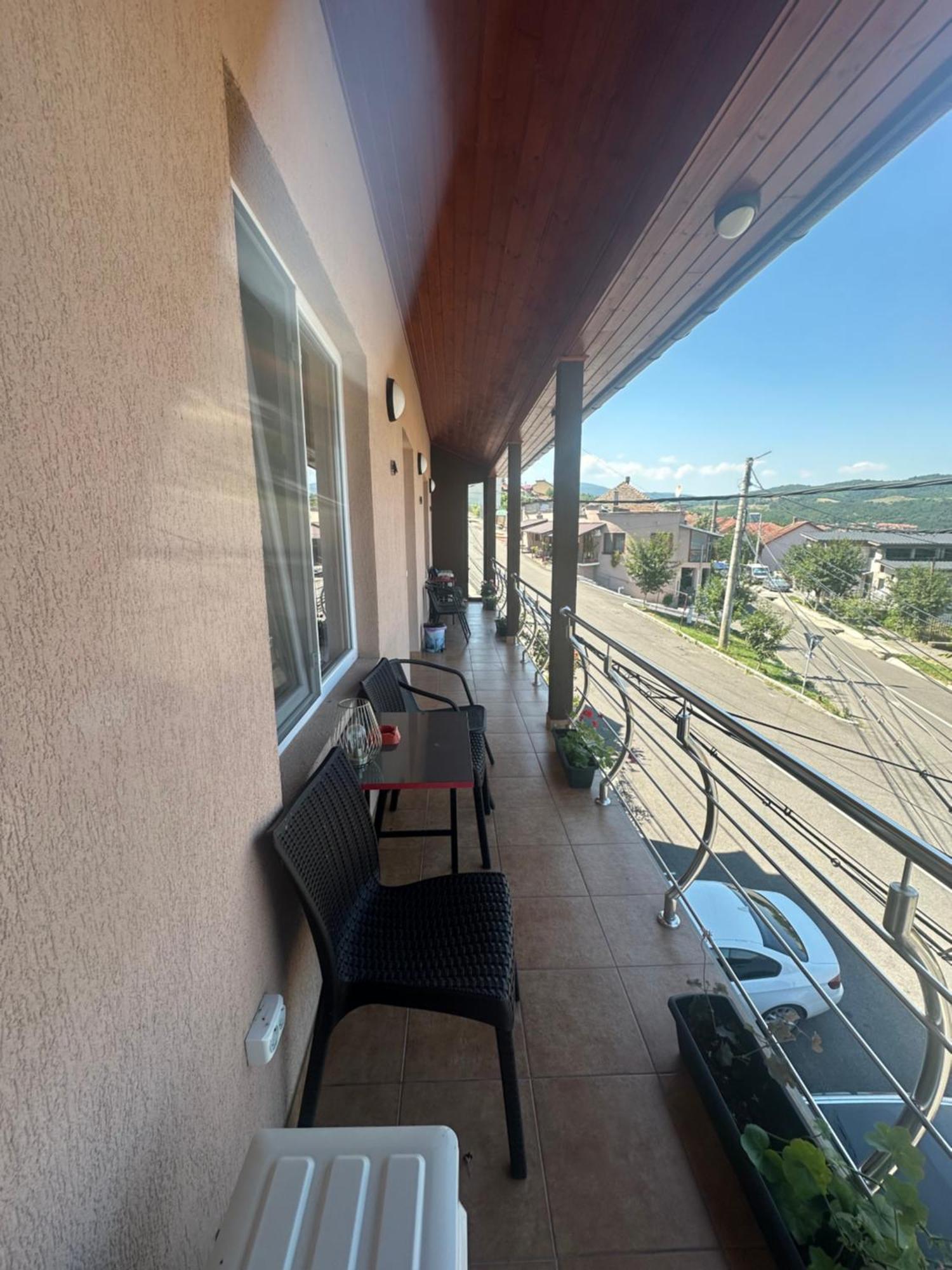Hotel Casa Clau à Orşova Extérieur photo